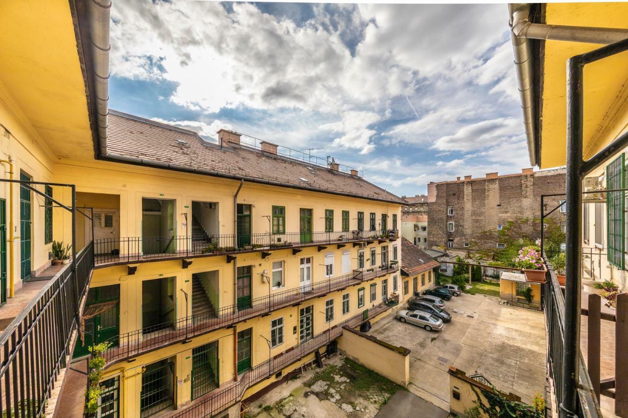 French Touch Apartment With Free Parking Budapest Exterior photo